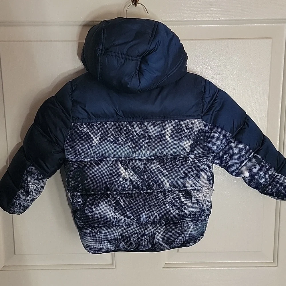 Snozu Boys hooded winter coat, size 3T, navy blue and neon green.